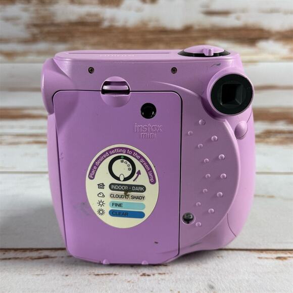 🌟 Capture Magic with the Fujifilm Instax Mini 7S Lavender Instant Camera! 🌟 - Picture 3 of 4